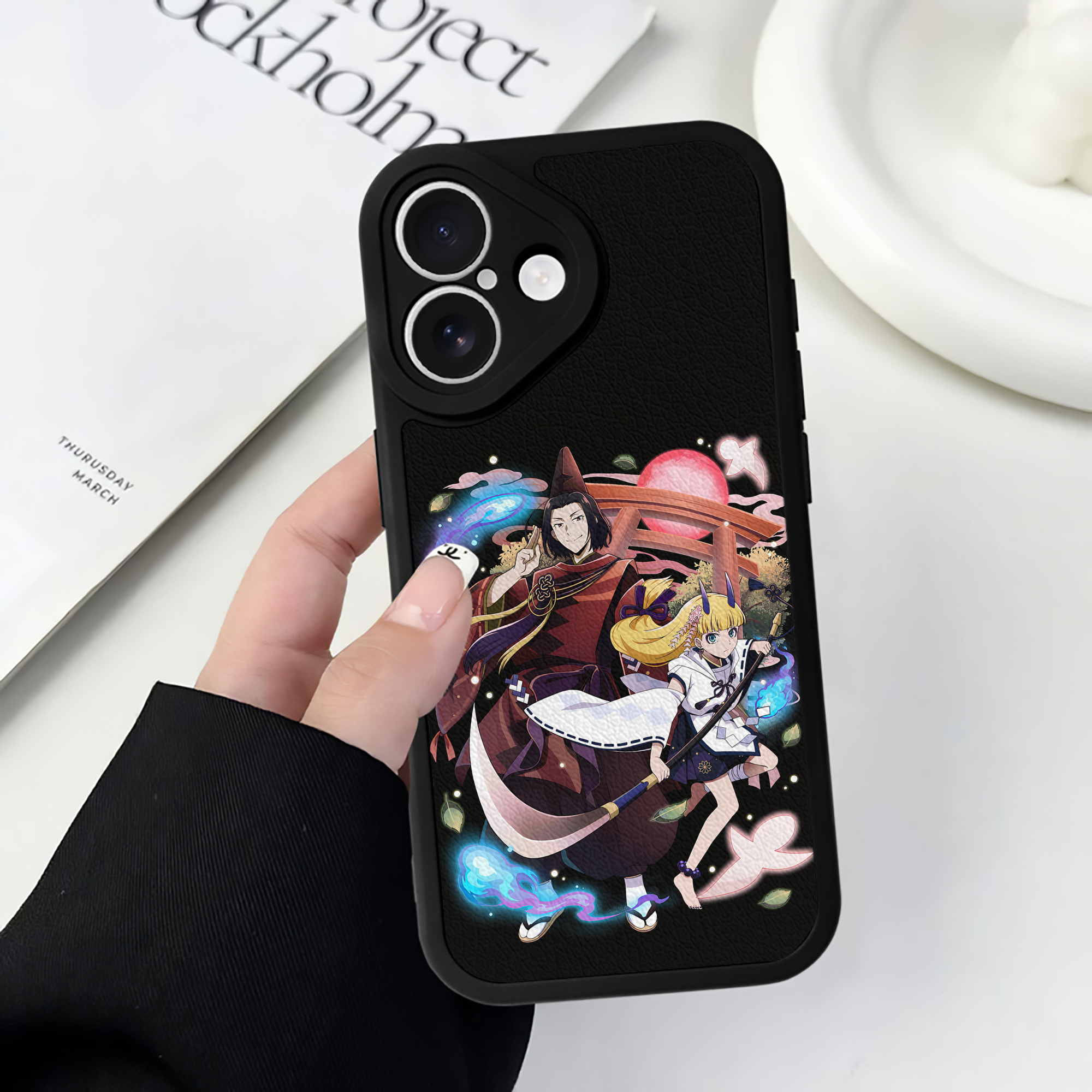 （画像用） 文豪ストレイドッグス Bungo Stray Dogs 【iPhone 16シリーズ対応】シリコンスマホケース（レザー調） 材質：シリコン